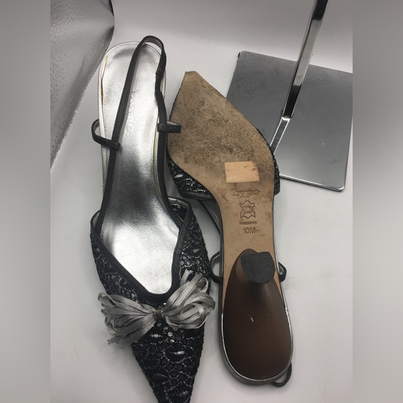 Pointed Toe Short Heel w/ Bow - Picture 4 of 7